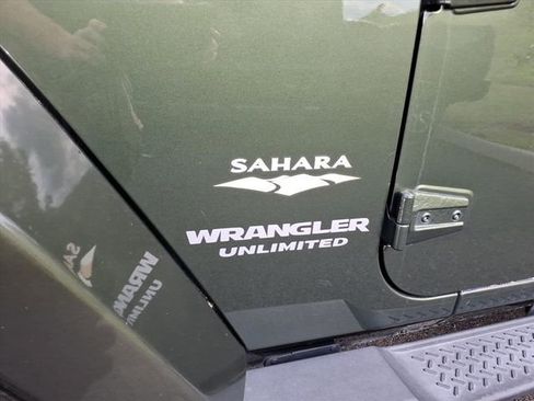 Used 2008 Jeep Wrangler Unlimited Sahara AWD/4WD image 3