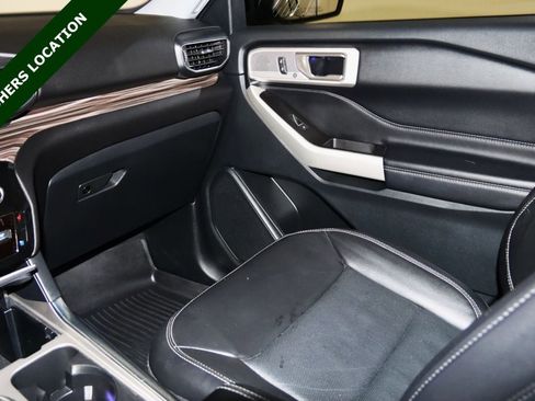 Used 2021 Ford Explorer Limited w/ Equipment Group 301A AWD/4WD image 49