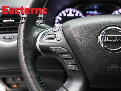 Used 2020 Nissan Pathfinder SL AWD/4WD image 15