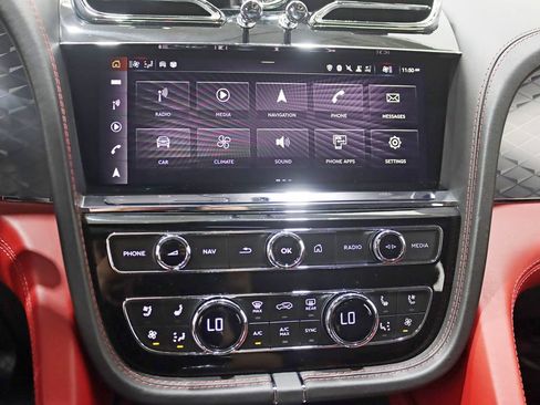 Used 2023 Bentley Bentayga AWD/4WD image 16