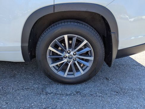 Used 2018 Toyota Highlander XLE AWD/4WD image 62