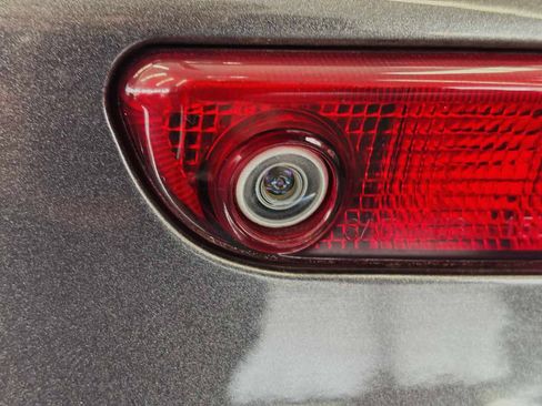 Used 2016 Chrysler 300 C AWD/4WD image 8