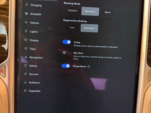 Used 2016 Tesla Model S 70D image 18