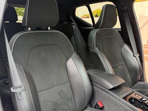 Used 2020 Volvo XC40 T5 R-Design image 15