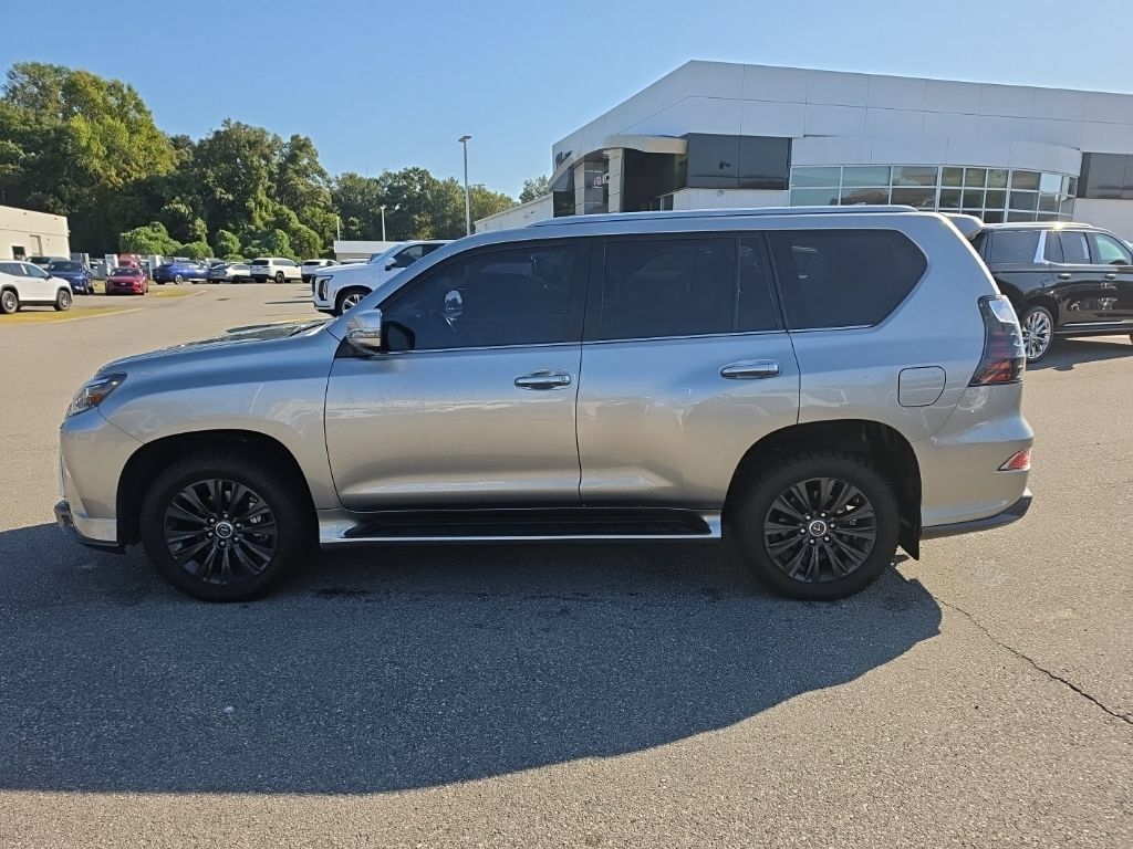 Used 2023 Lexus GX 460 Premium w/ Accessory Package AWD/4WD image 4
