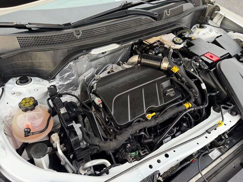 Used 2025 Chevrolet Trax ACTIV w/ Sunroof Package image 38