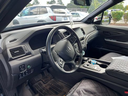 Used 2025 Honda Ridgeline TrailSport image 7