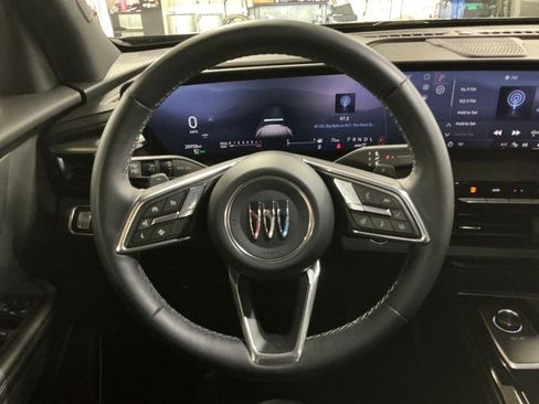 Certified 2025 Buick Enclave Preferred image 18