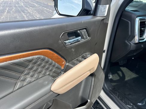 New 2026 GMC Canyon Denali AWD/4WD image 17