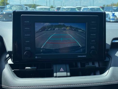 Used 2020 Toyota RAV4 XLE FWD image 16