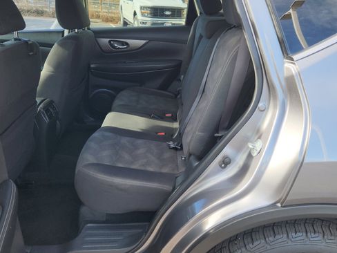 Used 2016 Nissan Rogue SV image 26