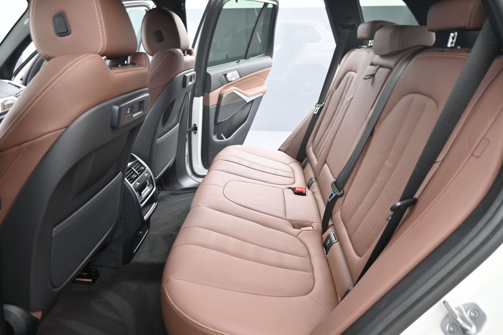 Used 2022 BMW X5 sDrive40i w/ Premium Package RWD image 30