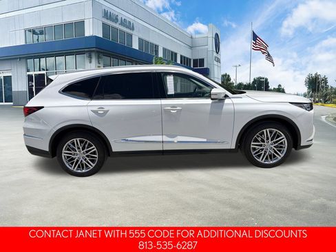 Used 2023 Acura MDX SH-AWD w/ Advance Package image 3