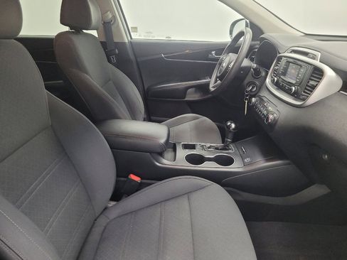 Used 2018 Kia Sorento LX image 21