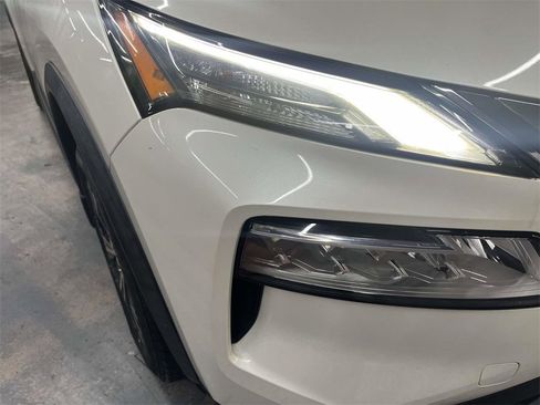 Used 2021 Nissan Rogue SV w/ Premium Package image 9