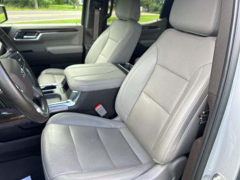 Used 2024 Chevrolet Silverado 1500 LT Trail Boss w/ Convenience Package II AWD/4WD image 18