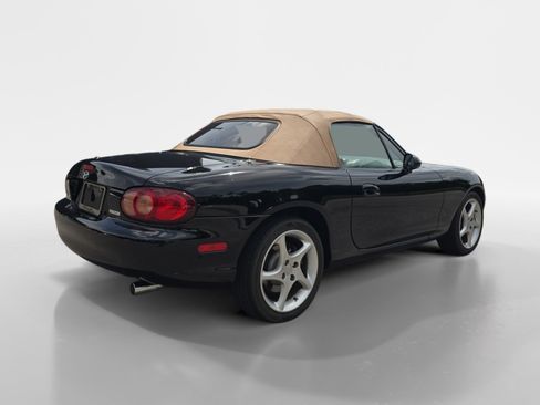 Used 2002 MAZDA MX-5 Miata RWD image 4