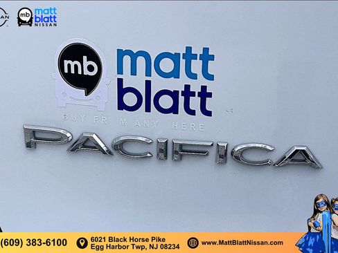 Used 2024 Chrysler Pacifica Touring-L FWD image 30