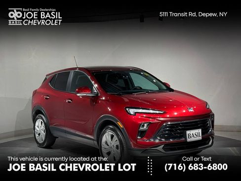 Used 2024 Buick Encore GX Preferred w/ Comfort Package AWD/4WD image 1