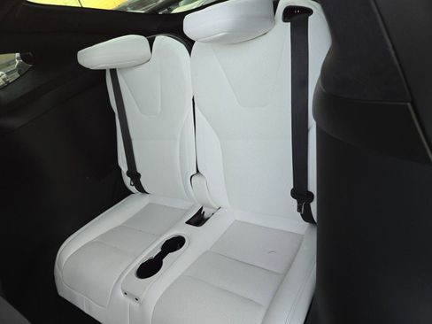 Used 2023 Tesla Model X Plaid image 3