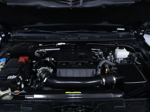 Used 2023 Nissan Frontier SV image 34