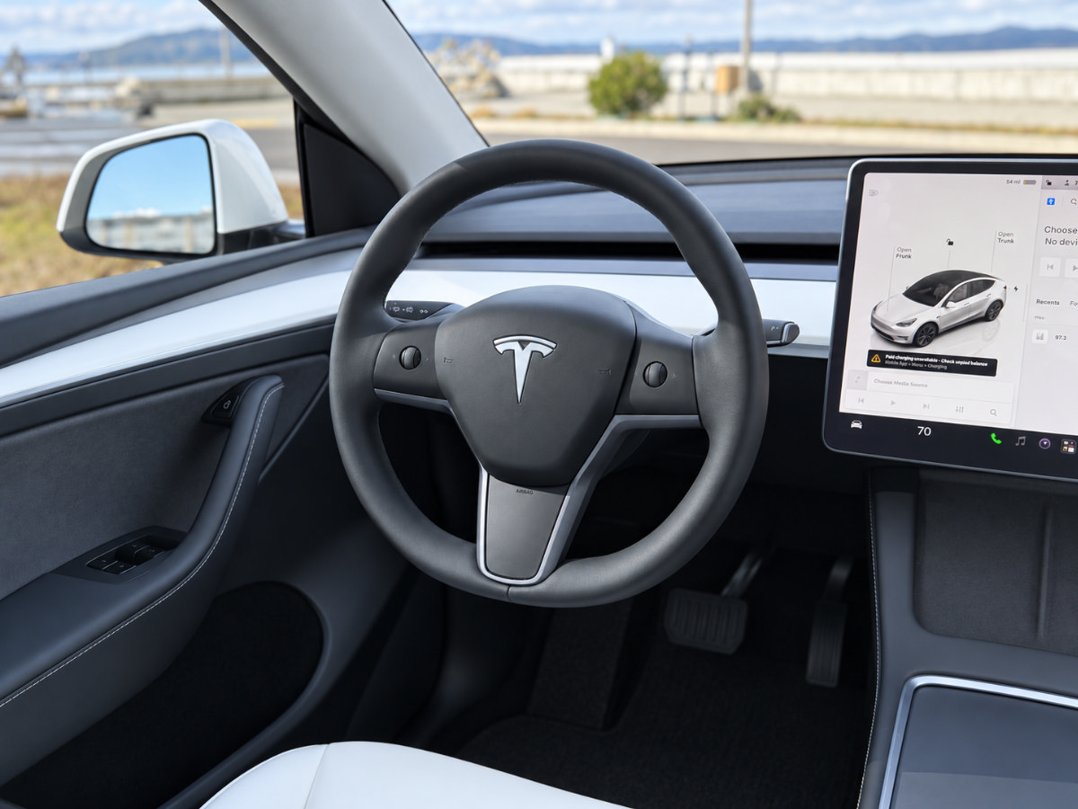 Used 2025 Tesla Model Y Long Range AWD/4WD image 21