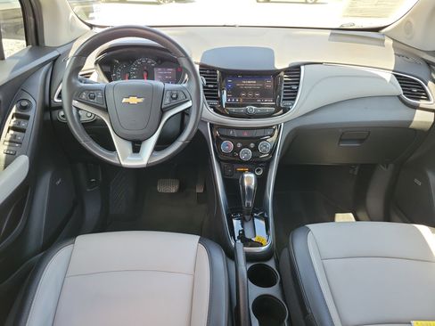 Used 2020 Chevrolet Trax Premier FWD image 13