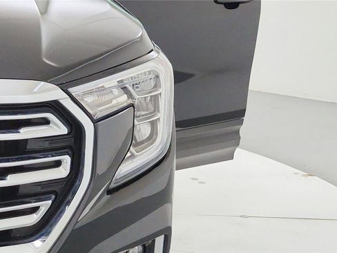 Used 2024 GMC Terrain SLT AWD/4WD image 34