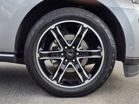 Used 2021 Ford Expedition Max Limited image 11