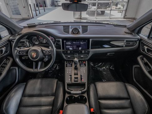 Used 2023 Porsche Macan AWD/4WD image 8
