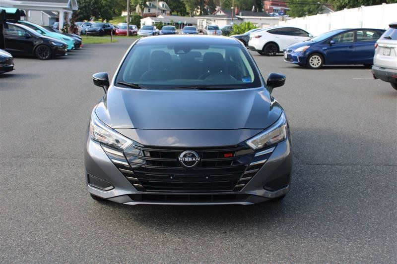 Used 2024 Nissan Versa SR FWD image 3