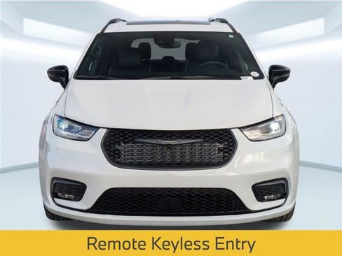 Used 2026 Chrysler Pacifica Limited w/ S Appearance Package image 11