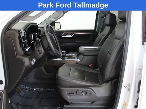 Used 2022 GMC Sierra 1500 SLT w/ SLT Convenience Package AWD/4WD image 15