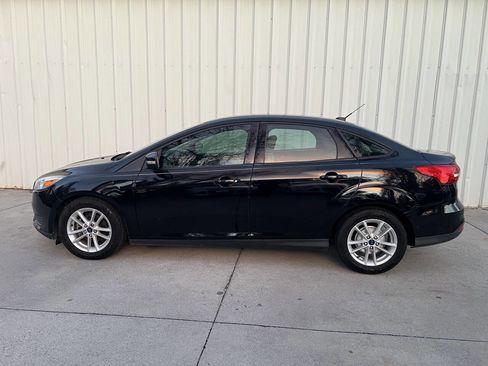 Used 2017 Ford Focus SE FWD image 7