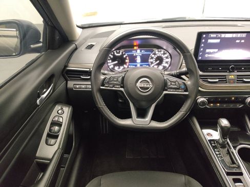 Used 2024 Nissan Altima 2.5 SV w/ SV Premium Package FWD image 22