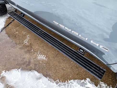 Used 2024 GMC Sierra 2500 Denali Ultimate image 16