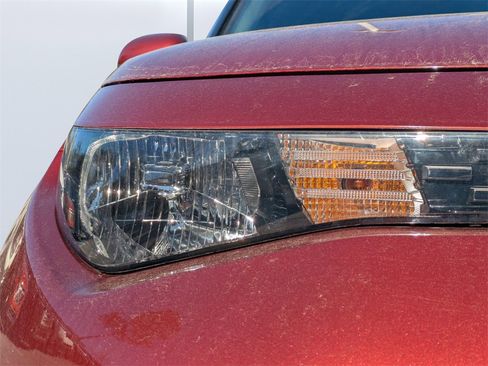 Used 2023 Kia Soul LX image 9