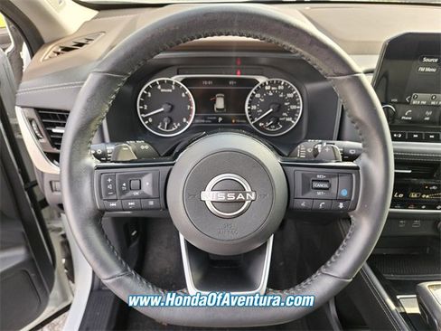 Used 2022 Nissan Rogue SL w/ SL Premium Package image 18