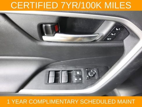 Used 2021 Toyota RAV4 XLE Premium AWD/4WD image 21