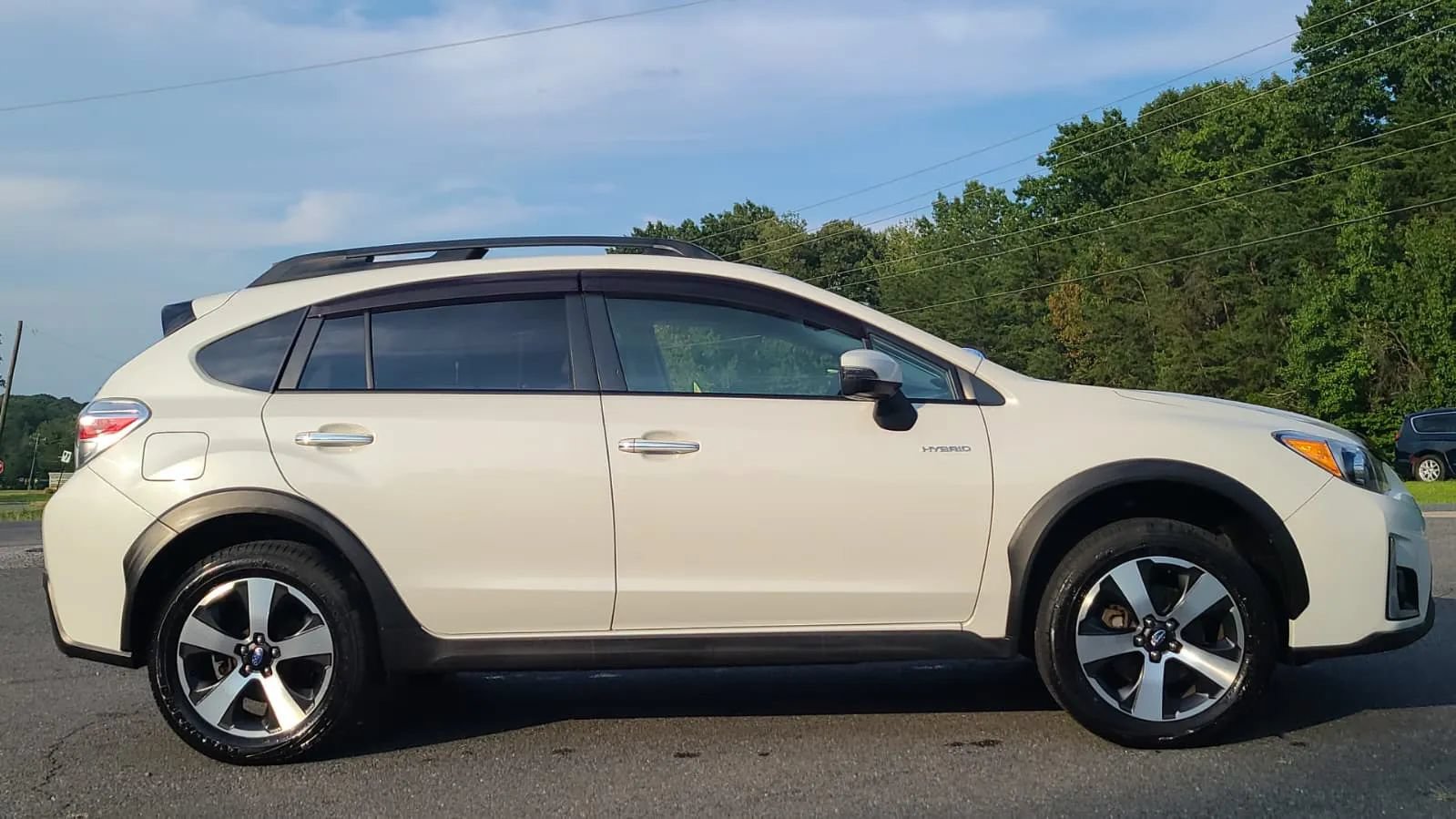 Used 2016 Subaru Crosstrek Touring AWD/4WD image 2