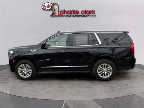 Used 2024 GMC Yukon SLT image 2