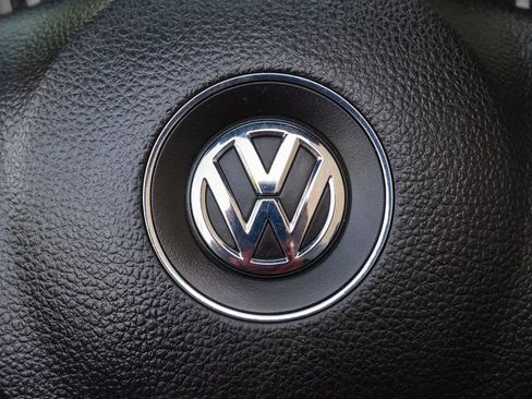 Used 2010 Volkswagen Eos Komfort FWD image 16