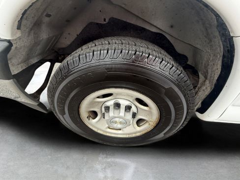 Used 2021 Chevrolet Express 2500 w/ Driver Convenience Package image 19