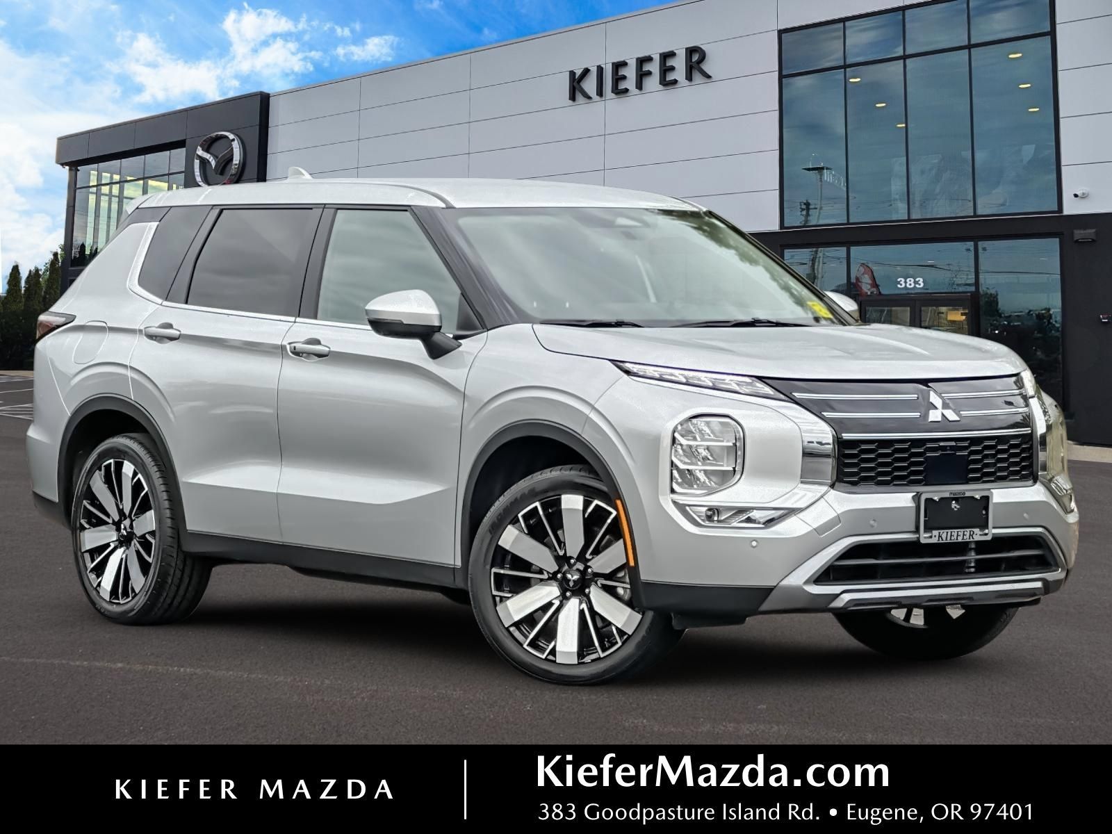 Used 2025 Mitsubishi Outlander SE FWD image 1
