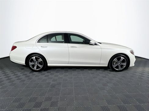 Used 2017 Mercedes-Benz E 300 4MATIC image 7