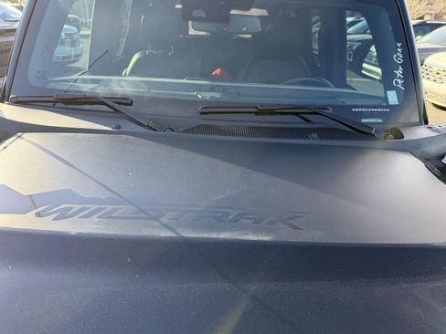 Used 2023 Ford Bronco Wildtrak image 3