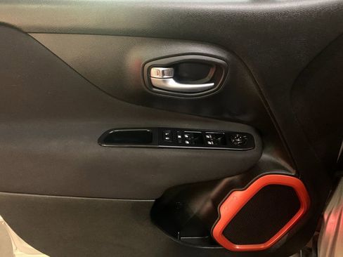 Used 2018 Jeep Renegade Sport w/ Power & Air Group AWD/4WD image 12