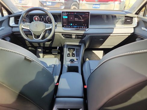 New 2026 Volkswagen Tiguan SE FWD image 11