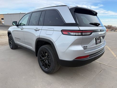 New 2026 Jeep Grand Cherokee Altitude AWD/4WD image 7