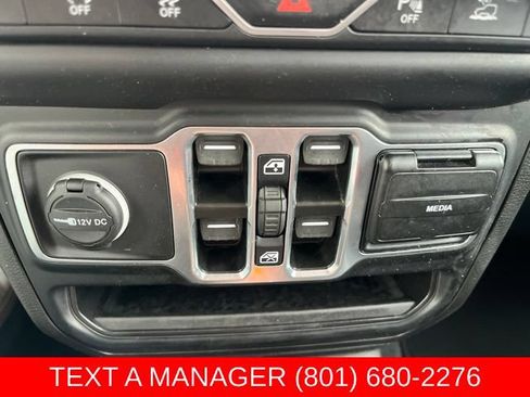 Used 2023 Jeep Gladiator Overland AWD/4WD image 23